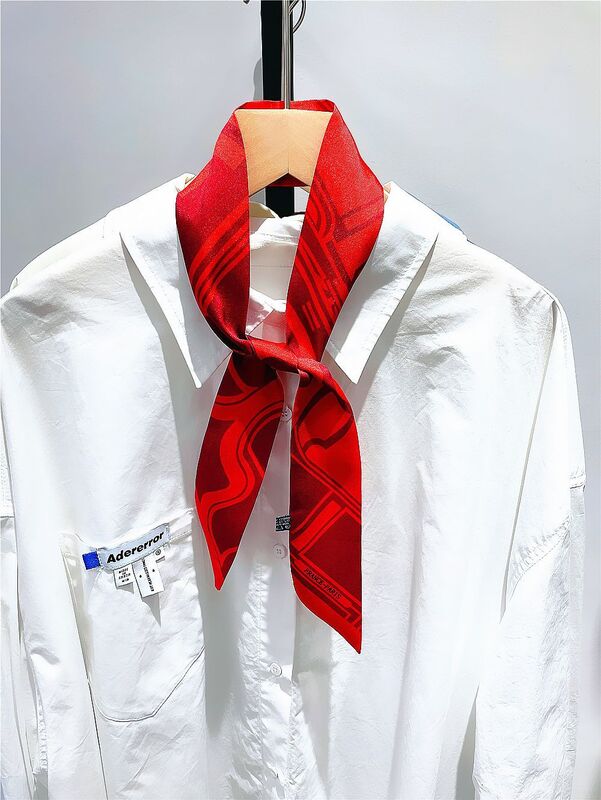 Женский платок на голову фирменный галстук с ручкой, сумка, лента, маленькие длинные шарфы, шелковый шарф, маленький двухцветный геометрический рисунок, повседневный принт