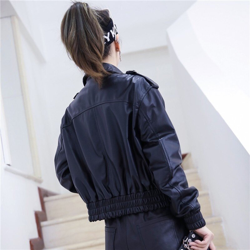Jaqueta de couro legítimo de pele de cordeiro feminina, casaco curto e mangas compridas como punk para motocicleta