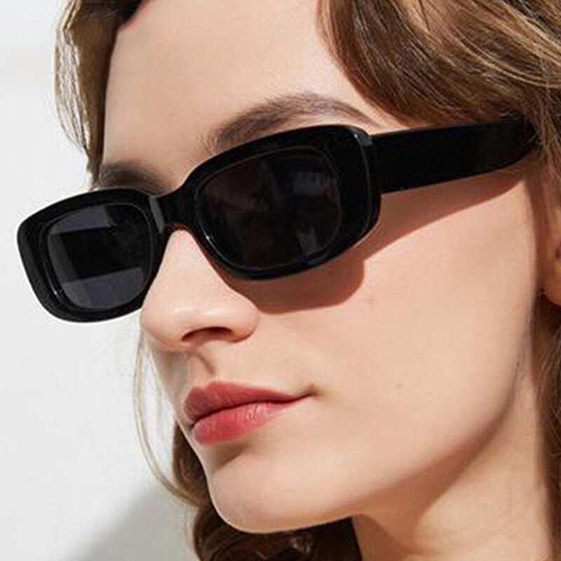 2022 Kacamata Hitam Bingkai Persegi Kecil Antik Musim Panas Fashion Baru untuk Wanita Kacamata Surya Persegi Panjang Punk Retro Kacamata Gelap
