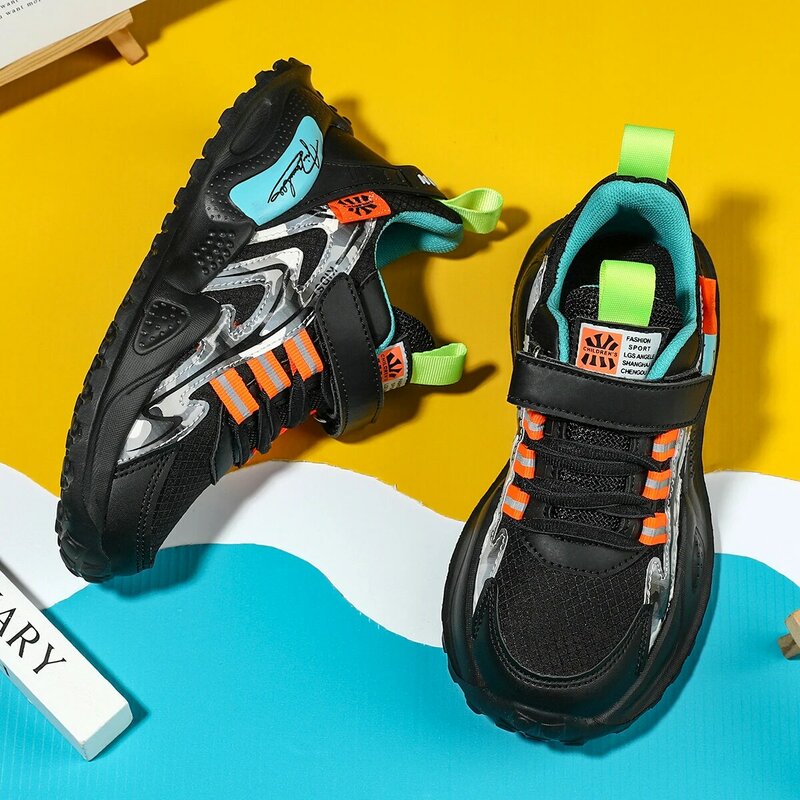 Sepatu Kasual Anak Laki-laki Sneakers Anak-anak untuk Olahraga Ringan Jaring Bersirkulasi Sepatu Kartun Modis Desain Flat Anak Laki-laki Besar