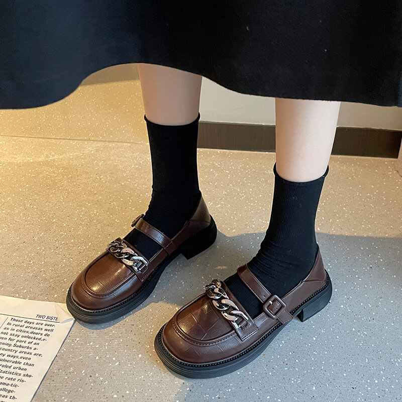 أحذية النساء أحذية رياضية الورود 2023 عادية الانزلاق على الضحلة المطاط الترفيه الأساسية مشبك حزام الصلبة جولة تو الرجعية المتسكعون الكبار