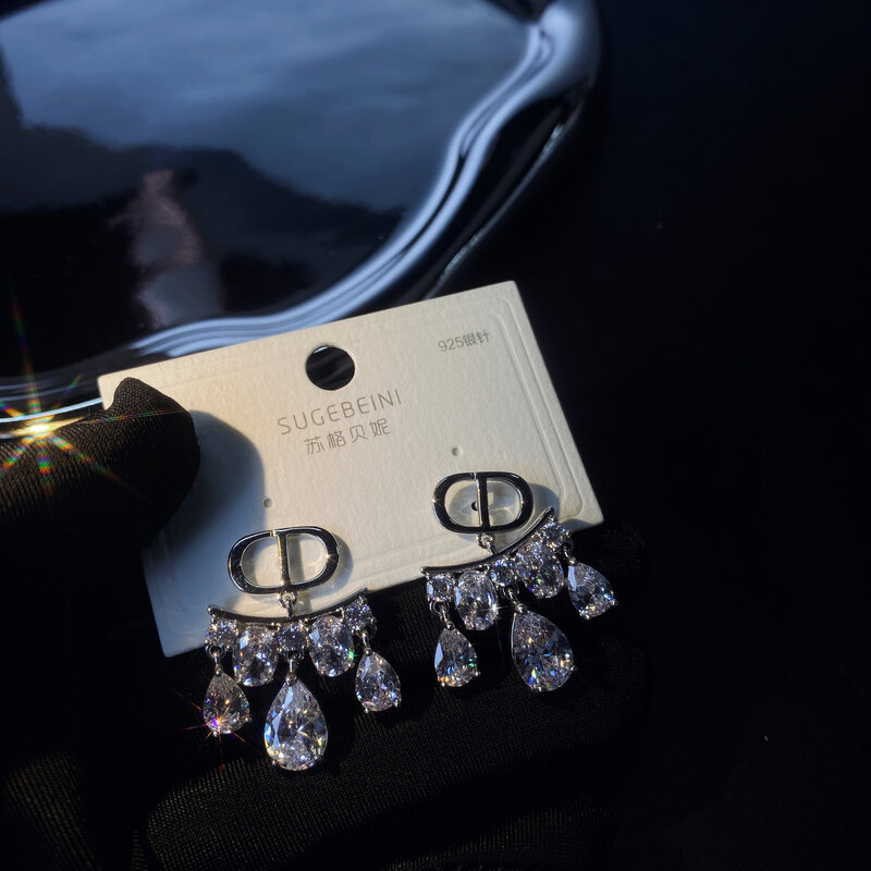 Design de luxo feminino curto borla zircão brincos de alta qualidade temperamento brincos senhora brincos diários nova tendência jóias presentes