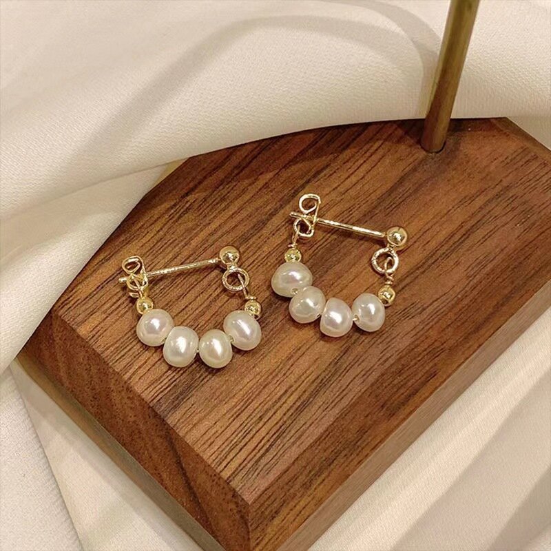 Ms Temperament Pearl Earrings, 925 Silver Needle Niche Design Senior Tide Jewelry Fashion and Personality Wedding Gifts