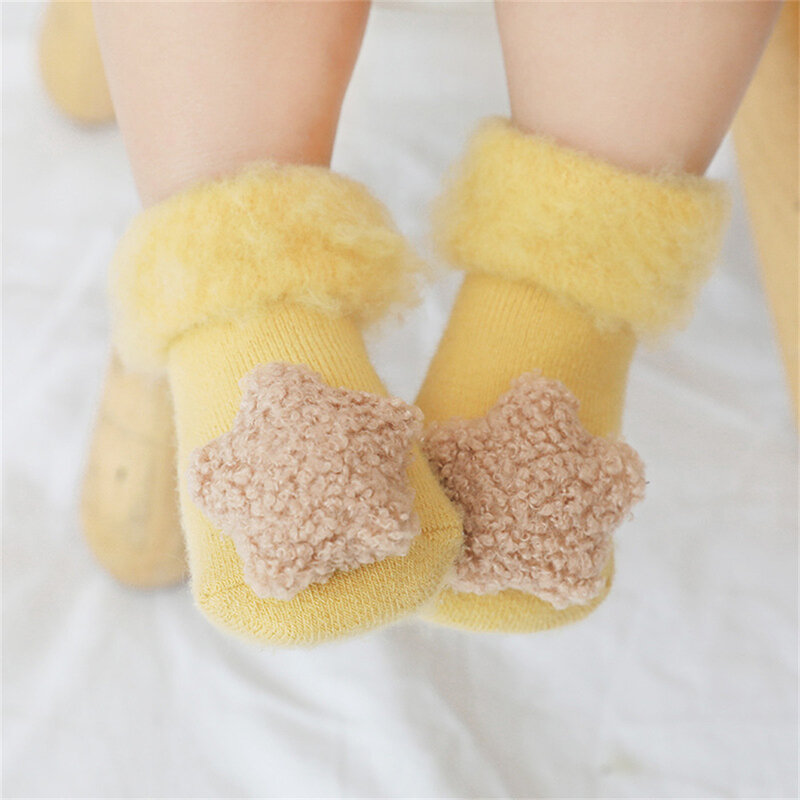 Детские носки в форме сердца и звезд, Нескользящие пушистые плюшевые теплые утепленные мягкие зимние носки для малышей