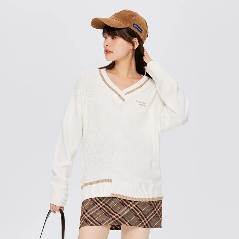 Semir Pullover Frauen Stitching Kontrast Farbe Asymmetrische V-ausschnitt Outwear 2022 Winter Neue Lose Design Nische Top