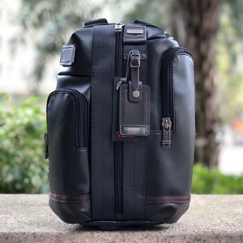New 92318 leather top leather men's business leisure travel Single Shoulder Messenger Bag iPad chest bag