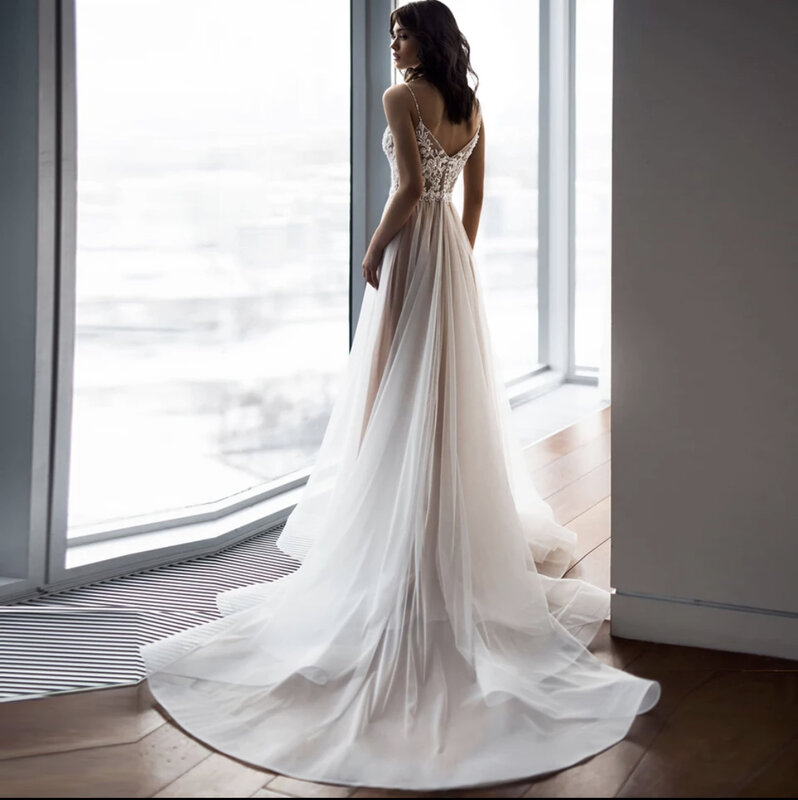 Strapless V Neck Wedding Dresses 2022 Appliques Backless Tulle A-Line Sexy Bridal Dress Sweep Train Robe De Mariée High Quality