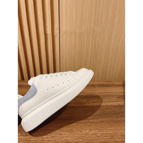 2023 جديد جودة عالية العلامة التجارية أحذية بيضاء صغيرة سميكة سوليد الرجال والنساء أحذية غير رسمية.