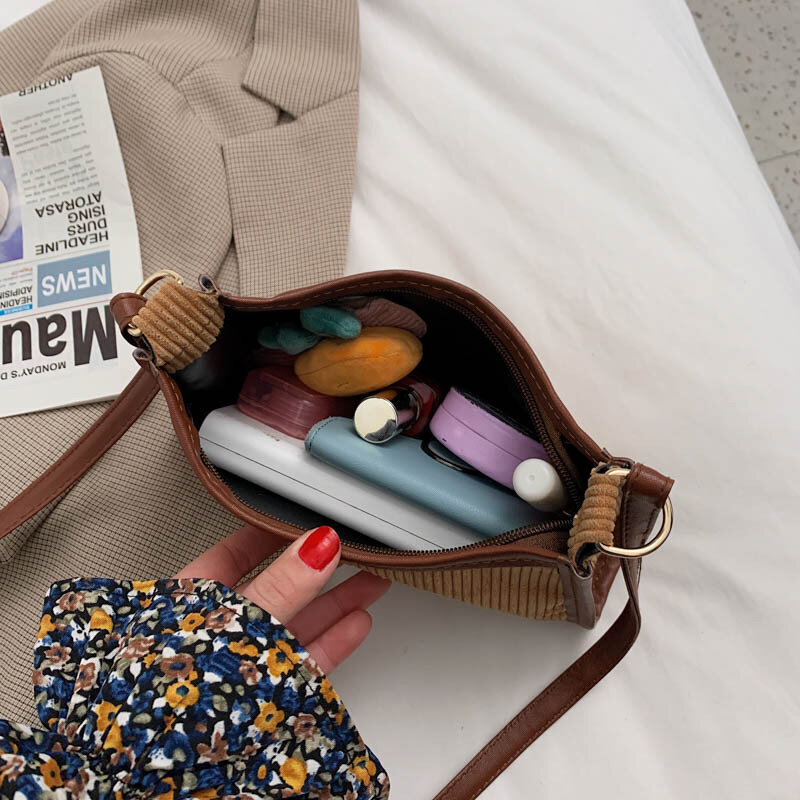 Bolso de verano para mujer, bolsa de hombro portátil que combina con todo, estilo a la moda, 2022