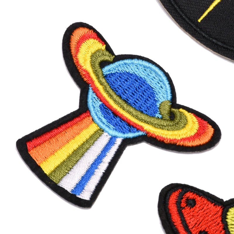 만화 우주 비행사 우주선 시리즈 아플리케 바느질 수리 어린이 의류 바지 다림질 수 놓은 패치 DIY 청바지 스티커