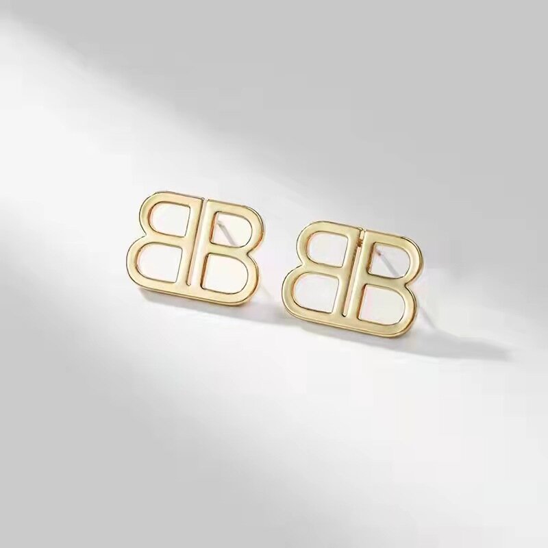 Overdreven Brief B Symmetrische Vorm 925 Zilveren Naald Stud Oorbellen Voor Vrouwen Compact Temperament Eenvoudige Textuur Veelzijdige