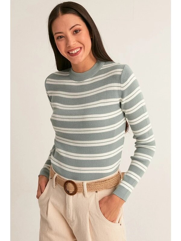 Трикотажный свитер в полоску, с длинным рукавом и круглым вырезом