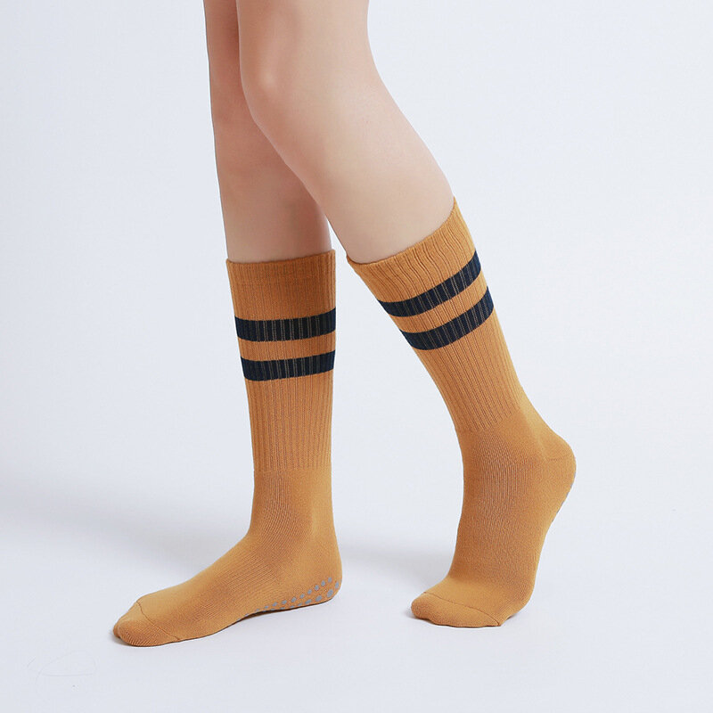 春と秋綿媒体靴下女性のマルチカラーノンスリップスポーツのコットンハイソックスヨガ靴下