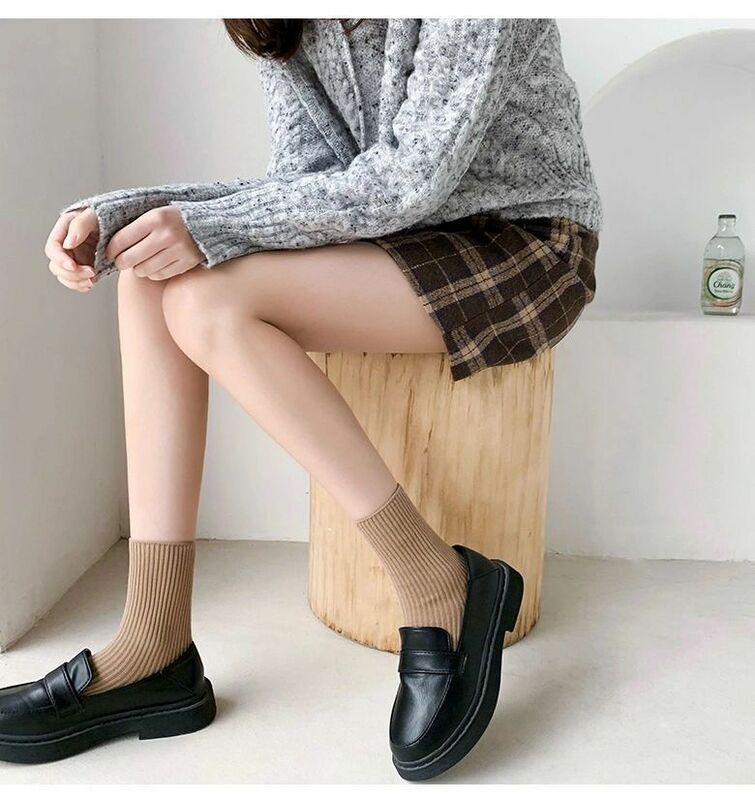 1 paio di calzini larghi da donna in cotone giapponese corea delle scuole superiori calzini alti per ragazze tinta unita calzini lunghi giornalieri di base a coste lavorati a maglia