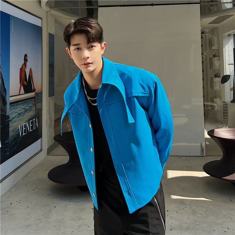 Krótka kurtka dla mężczyzn w kształcie Retro udekoruj kołnierz projektant płaszcze casualowe niszowe niebieskie koreańskie Style jesień cienkie młodzieżowe ubrania