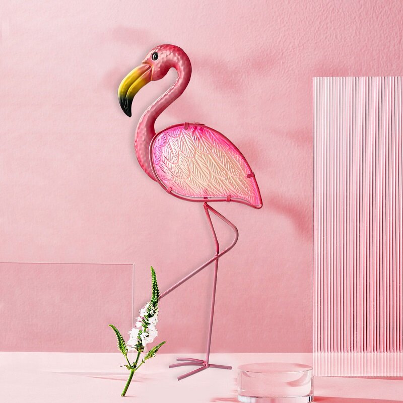 Logam Merah Muda Flamingo Dekorasi Dinding dengan Kaca untuk Dekorasi Taman Luar Patung Hewan untuk Halaman Liburan Dekorasi