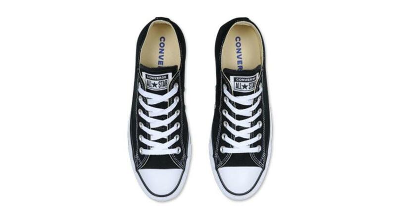 Converse Original Chuck เทย์เลอร์ All Star Core บุรุษและสตรี Unisex สเก็ตบอร์ดรองเท้าผ้าใบคลาสสิกสีดำรองเท้าผ้าใบต่ำกีฬารองเท้า