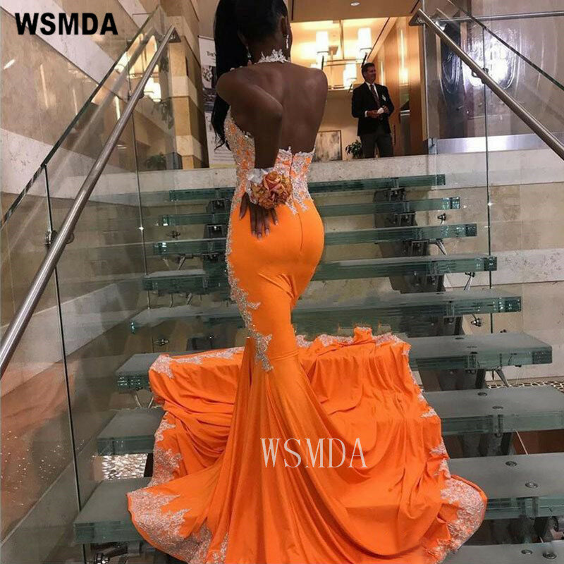 Halter Orange Meerjungfrau Prom Kleid mit Sliver Spitze Appliques Open Back Sexy Trompete Party Kleid Nach Maß