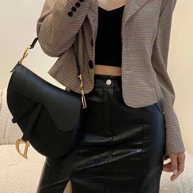 Top Quality Womens Luxury Designer Saddle Bag Grained Calfskin Shoulder Bag D Stirrup Clasp Handbags Genuine Leather Crossbody