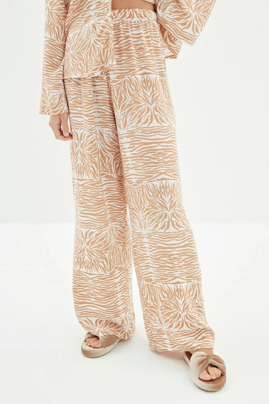 Trendyol-Conjunto de pijama tejido de viscosa, ropa de dormir con estampado, THMAW22PT1160