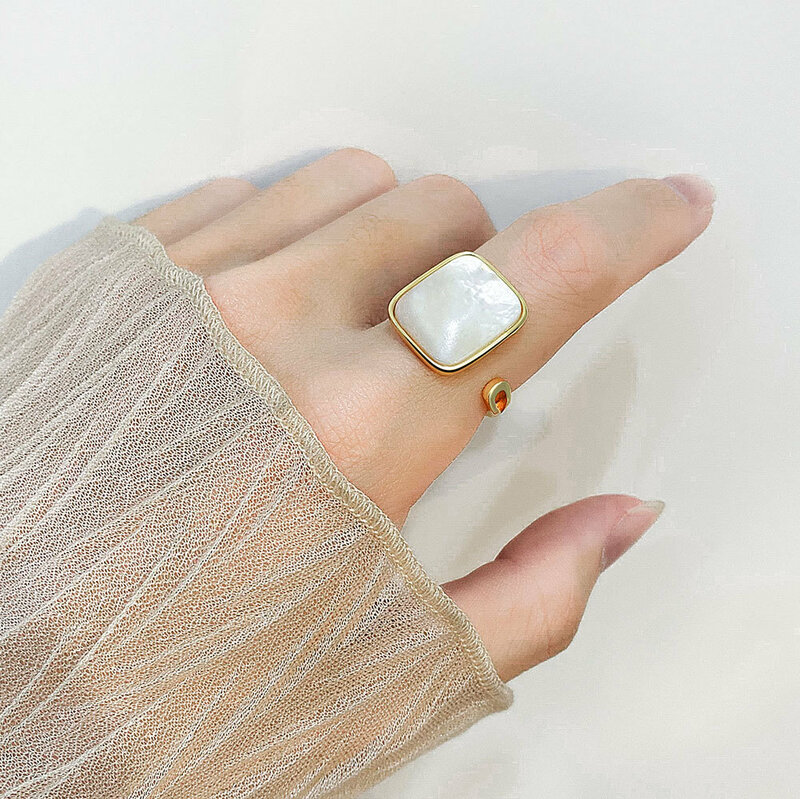 Женское кольцо из серебра 100% пробы, с квадратным камнем и жемчугом