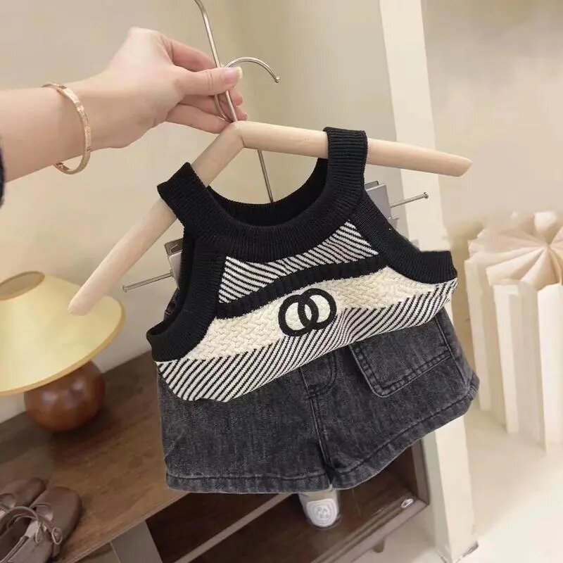 Conjunto de Roupas de Verão das meninas 2023 Nova Moda Infantil Vintage Stripe Sling T-shirt Denim Shorts Set Baby Casual Set