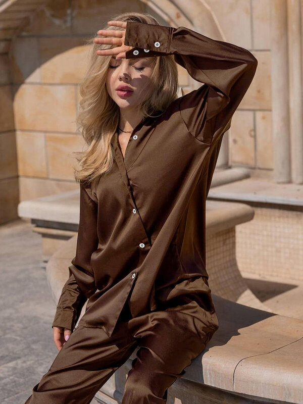 Hiloc baju tidur wanita Satin cokelat, set baju tidur lengan panjang baju rumah wanita longgar Single-Breasted musim gugur 2023