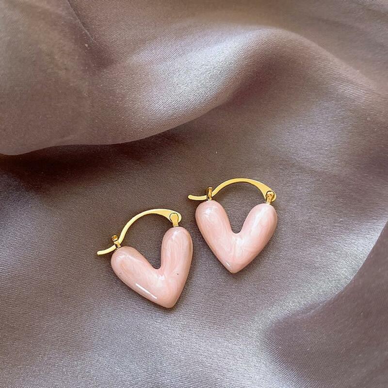 2Pcs Heart-shaped Geometric Earrings Korean Light Luxury White Oil Dropping Love Stud Earrings Elegant And Eye-Catching Jewelry
