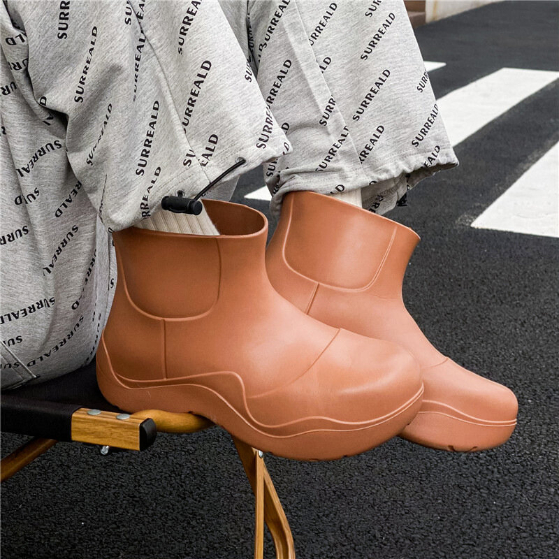 2021 New Brand Luxury Women Men Rain Boots Rubber Ladies Walking Waterproof Ankle Chelsea Boots Casual Thick Sole Short Boot