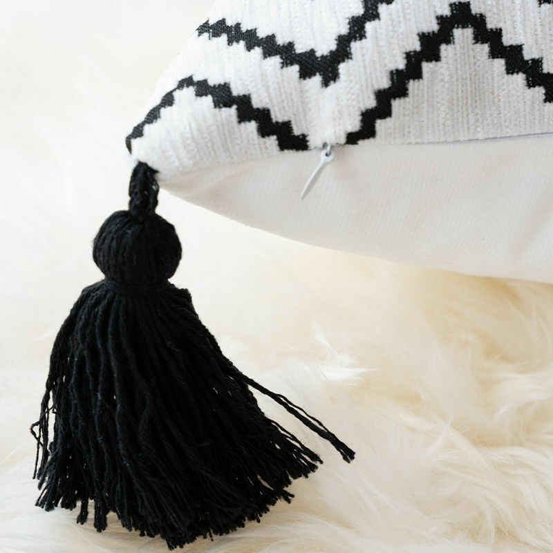Federa per cuscino in bianco e nero stile nordico lavorato a maglia semplice e moderno in cotone Pp decorazioni per la casa cuscino per divano morbido di alta qualità 2022