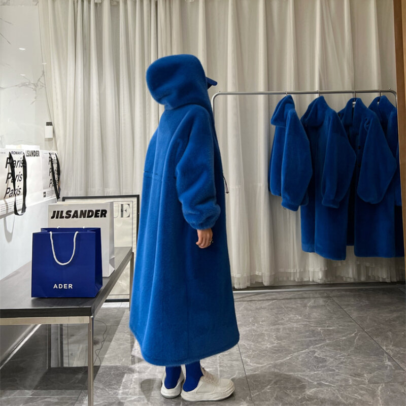 Moda w koreańskim stylu na zimę ubrania damskie luźne Casual długi, w stylu Oversized ciepły gruby niebieski biały puszysty płaszcz ze sztucznego futra z kapturem 118DP