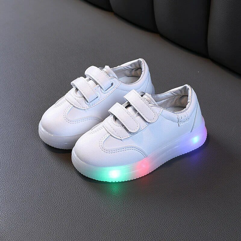 Primeiro caminhantes sapatos infantis com brilho flash único tênis de corrida do bebê com luzes menino menina led tênis luminosos para o bebê