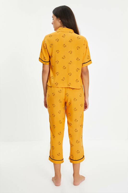 Trendyol-Conjunto de pijama tejido de Viscosa Floral, THMAW22PT0188