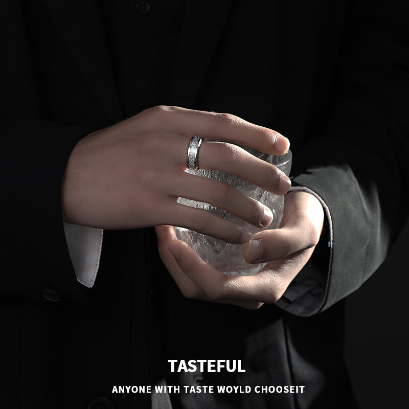 التيتانيوم الصلب نمط خاتم الرجال العصرية المرأة المتخصصة تصميم ضوء الفاخرة كبار زوجين الرجال الدائري