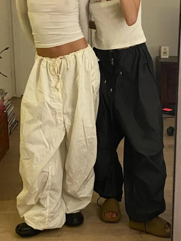 Celana Kargo Putih Wanita Streetwear Mode Keseluruhan Saku Besar Patchwork Celana Kasual Tali Pinggang Rendah Celana Baggy Wanita