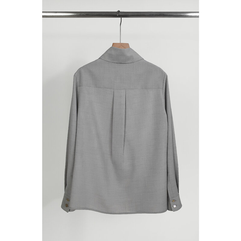 2023 Camisa Primavera Mulheres Blusa de Algodão Puro Half-open Collar OL Commuter Lapel Simples All-match Loose Grey Respirável Light Tops