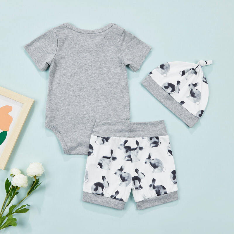 赤ちゃんの女の子と男の子のためのTシャツ,ラウンドネックの半袖Tシャツ,ウサギのプリントが施されたルーズでカジュアルなラウンドネックの服