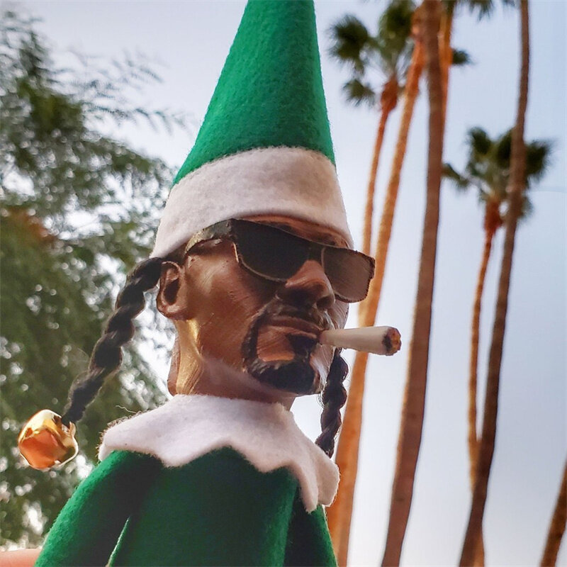 Poupée elfe de noël en Latex pour enfants, ornements de maison, cadeaux, jouets créatifs, Snoop sur un tabouret, décoration d'espionnage sur un coude