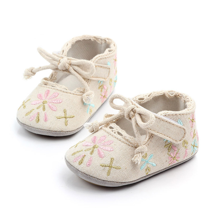 Туфли детские с цветочной вышивкой, хлопковая обувь с бантом для новорожденных девочек, обувь для начинающих ходить принцесс, лето-осень