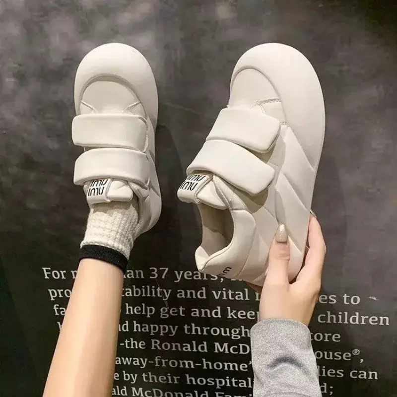 Y2K 한국 여성 캐주얼 화이트 블랙 로퍼, 운동화 빈티지 운동 귀여운 청키 스니커즈, 플랫폼 테니스 신발 플랫 빵 신발