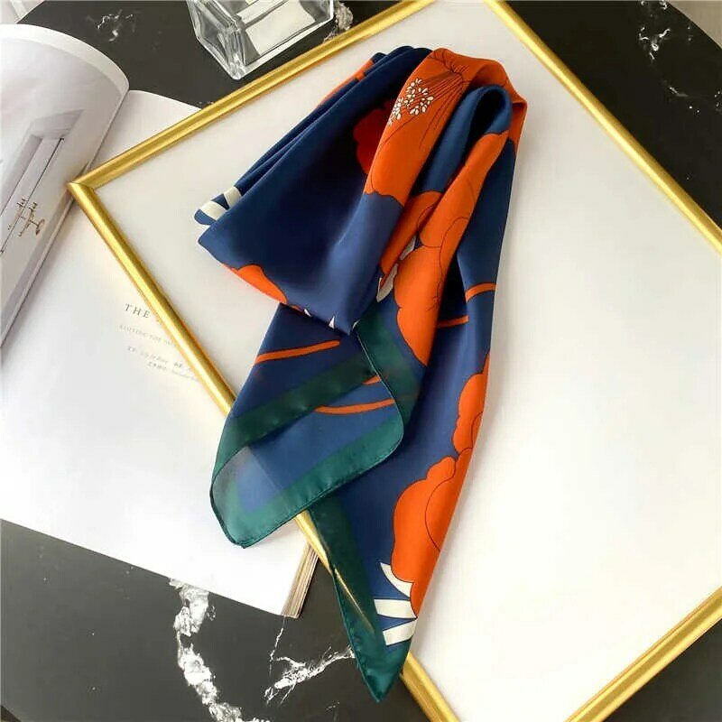 2022 neue Seide Schal Quadrat Schal für Frauen Halstuch Weibliche Stirnband Haar Wrap Drucken Damen Foulard Mode Hijab Bandana