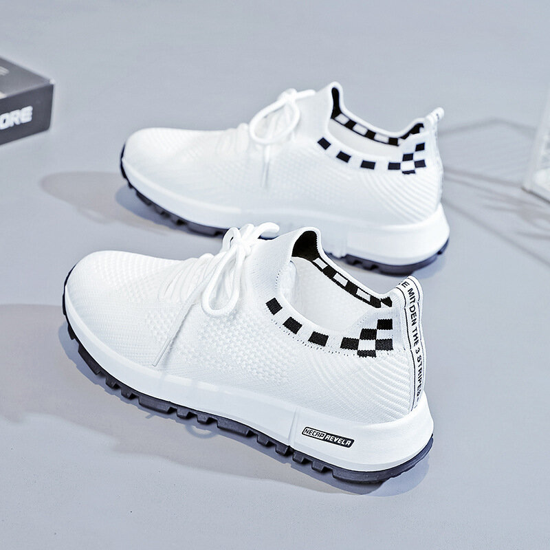 2022 nuova estate nuova moda traspirante scarpe in rete scarpe sportive Casual versione coreana da donna di piccole scarpe bianche scarpe da corsa