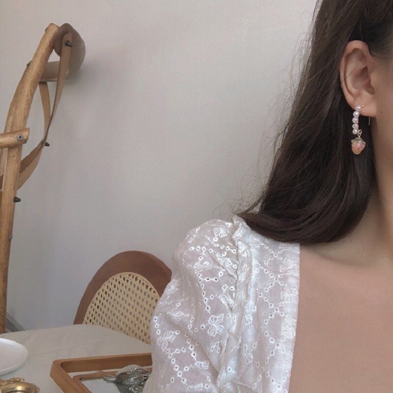 apanese and Korean style small fresh girl heart pearl peach ear hook net red personality trend earrings simple earrings