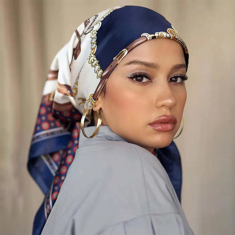 2022 디자인 Hijab 새틴 실크 90cm 스퀘어 스카프 여성 럭셔리 브랜드 머리띠 이슬람 머리 랩 Bandana Foulard 스카프 Echarpe