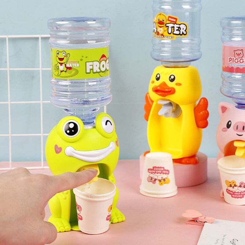 1PC 어린이 만화 미니 워터 디스펜서 어린이 시뮬레이션 손으로 누르면 감기/따뜻한 물 디스펜서 주방 장난감 물을 마실 수 있습니다