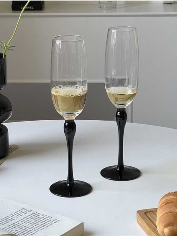 Mittelalter liches französisches Champagner glas-das perfekte Sekt glas für ein zeitloses Erlebnis