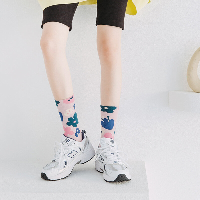 Outono e inverno harajuku kawaii meias quentes femininas dos desenhos animados da moda flores cor combinando meias de algodão