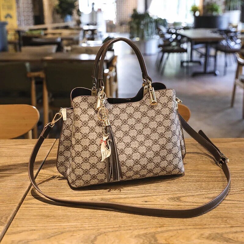 2022 New Large Capacity Clover Luxury Fashion Design Vintage Printed Handbag Shoulder Messenger Bag for Women