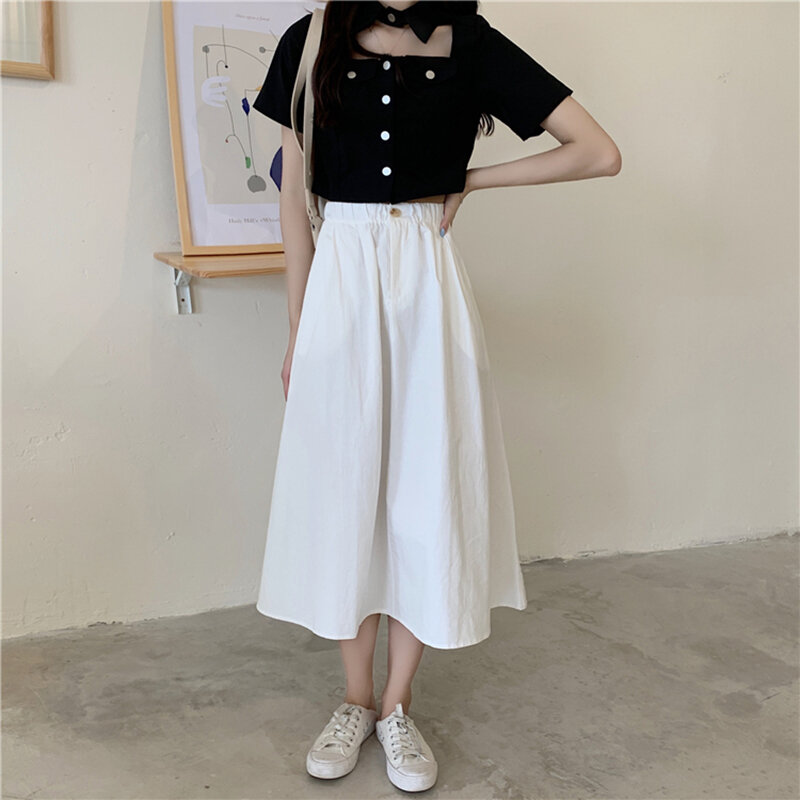 2022 neue Design Schwarz Shirt Frauen Koreanische Sommer Taste Unten Kurzarm Bluse Mode Cropped Tops Weibliche