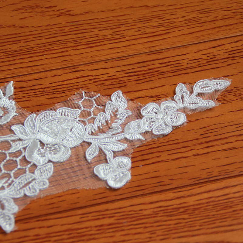 New Embroidery Patches Rose Flower Sticker Patch Collar Sewing Applique Wedding Dress Lace Fabric Apliques Stickers Clothing F48